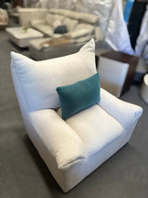 Oscar Velvet Armchair