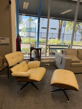 CASSI Swivel Lounge Chair With Ottoman