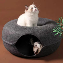 All-Season Donut-Shaped Felt Tunnel Pet Bed